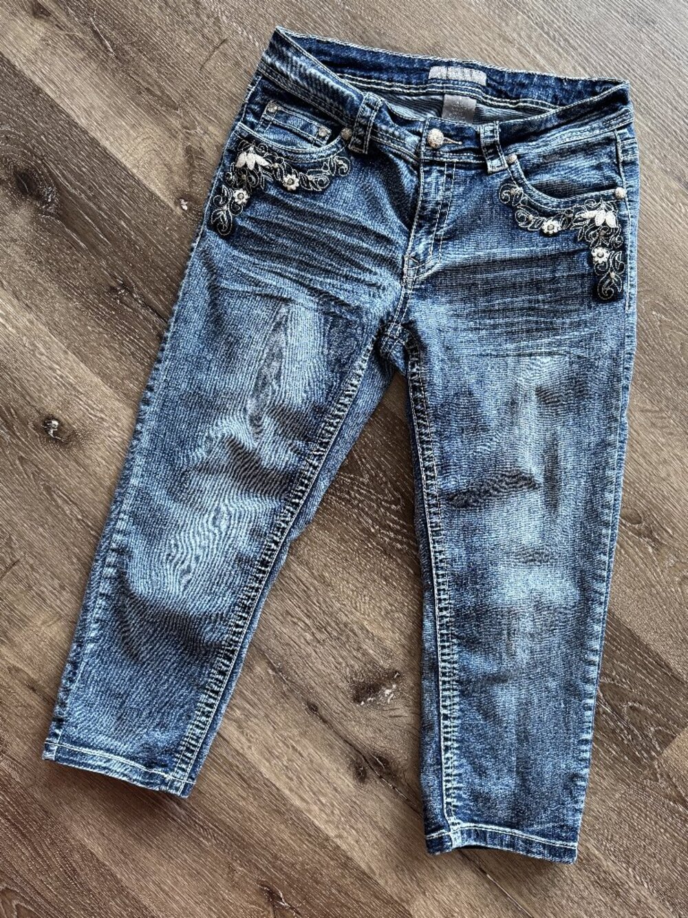 Vtg Y2K Illegal Jeans low rise western McBling embellished denim capris / 9